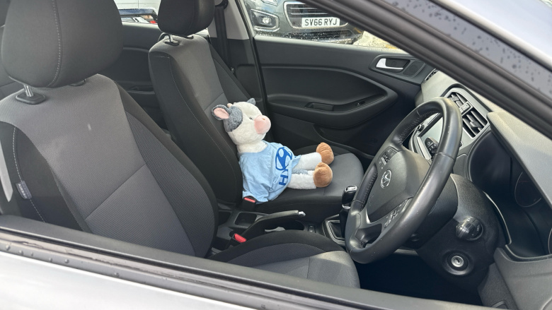 Hyundai i20 1.2 MPi SE 5dr Petrol Hatchback